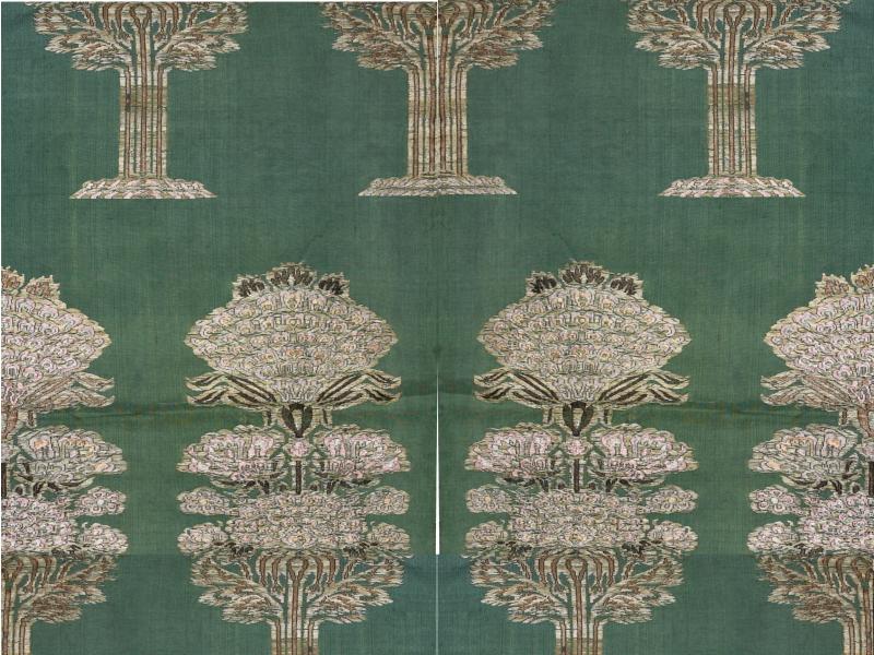 Sytě zelený taft se vzorem stylizovaných stromů. 